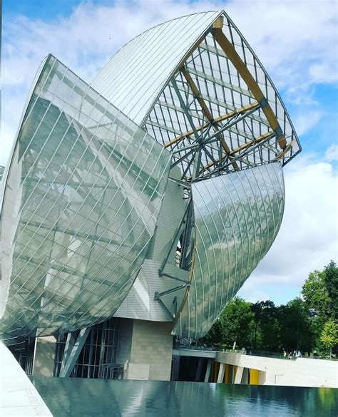 frank gehry louis vuitton foundation